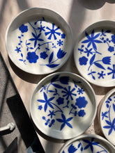 Load image into Gallery viewer, Blue Flowers Lunch and Snack Plates - Slight Seconds
